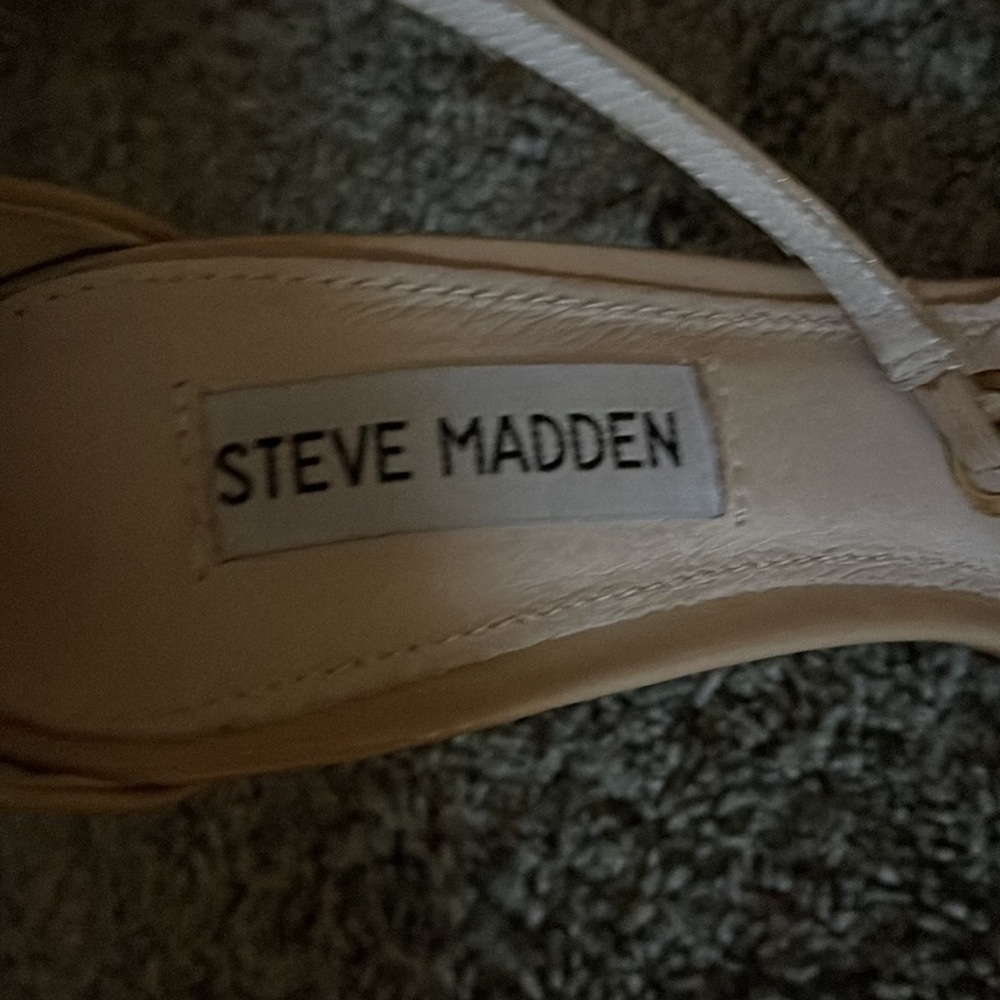 Nude stiletto heels - Picture 3 of 3